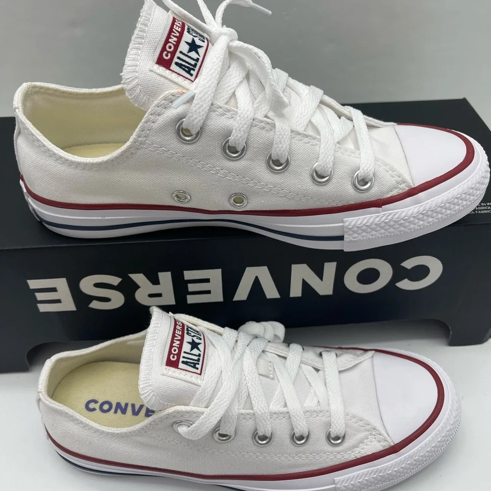 CTAS WMNS Chuck Taylor All Star LOW TOP SHOE
M7652C Black/White Sneakers - Picture 2 of 16